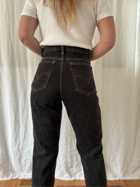 Vintage Levi’s 512 black with gold contrast stitch high rise straight leg
